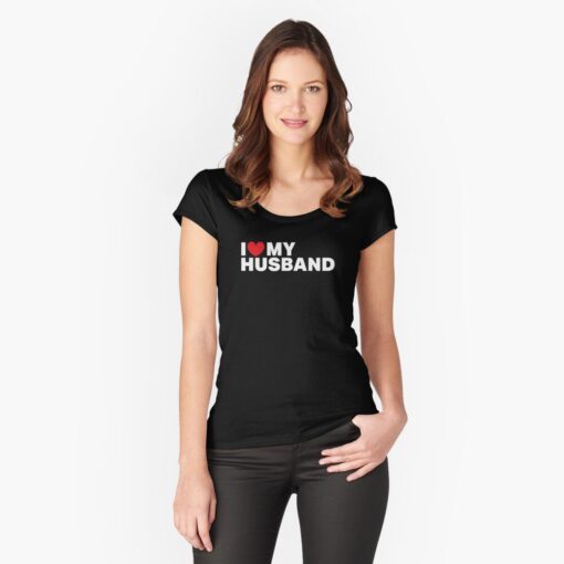 Ladies black round neck t-shirt